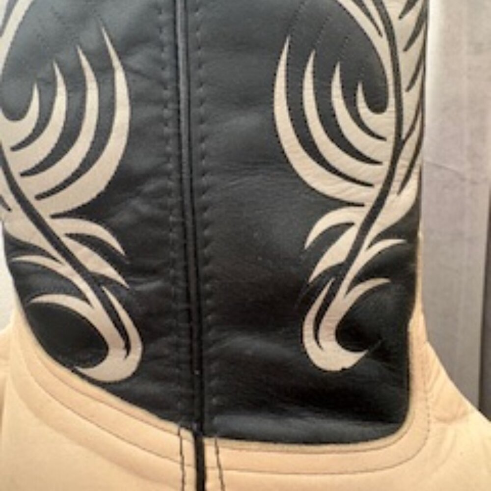 VINTAGE 1980'S - TRAMPOLINE CODE WEST BLACK/BEIGE LEATHER COWBOY BOOT, SIZE 8M - Picture 3 of 7